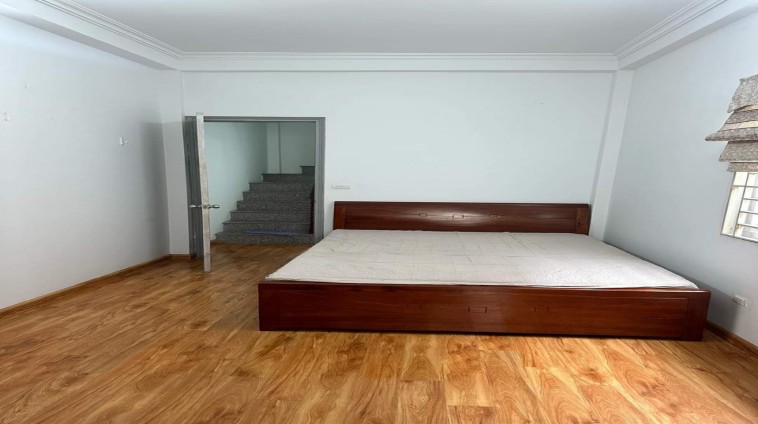 Cho thuê nhà nguyên căn ngõ ba gác phố Hoa Lư, 40m2 x 4 tầng 3 ngủ - 15 triệu, ở GĐ, VP, KD online